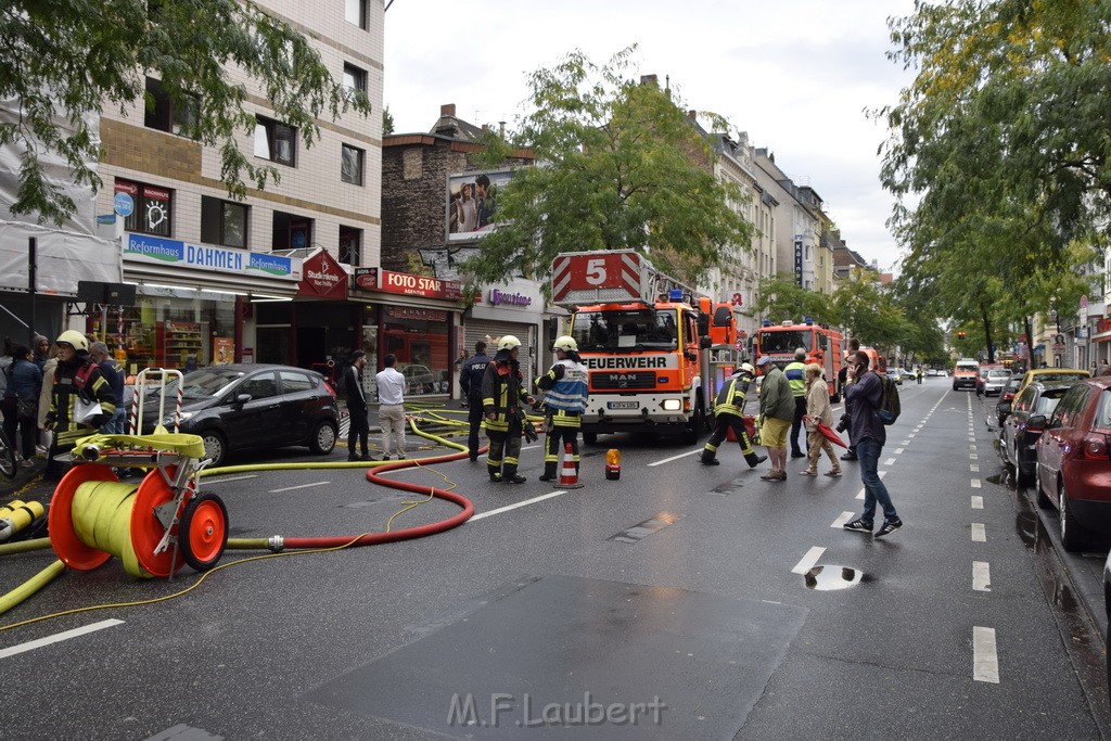 Feuer 2 Koeln Nippes Neusserstr P151.JPG - Miklos Laubert